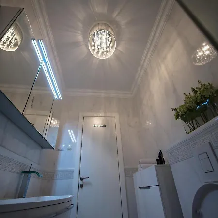 Vivaldi Deluxe Apartman *